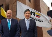 Los magistrados investigadores Benjamín Ortiz y Álvaro Hernán Prada; el presidente Gustavo Petro y Ricardo Roa.