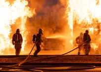 Los legisladores votaron el martes una propuesta para eliminar ciertos equipos utilizados por los bomberos.