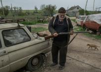Oleksandr Kuprych, soldado veterano y residente de Jersón, dijo que usaría su escopeta si regresaban los rusos.
