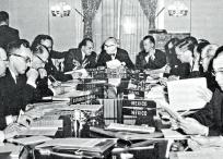 En 1947, época complicada a nivel mundial, Alfonso López Pumarejo (al fondo en el centro) fue el jefe de la delegación colombiana
ante las Naciones Unidas y presidió el Consejo de Seguridad perteneciente a la misma organización.