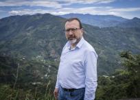 El escritor colombiano William Ospina que acaba de lanzar su libro Dónde crece el peligro