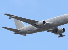 El avión, un Boeing 767, de matrícula FAC-1202 partirá este sábado de la base militar de Catam.