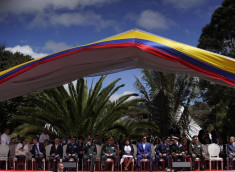 Hoy se celebra los 213 años del grito de independencia de Colombia y así mismo el Bicentenario Naval, en el que participan más de 9.000 hombres y mujeres de las diferentes Fuerzas Militares y de la Policía, los  que harán parte del tradicional desfile que se llevara en el tramo norte de la Av Boyacá de La ciudad de Bogotá.