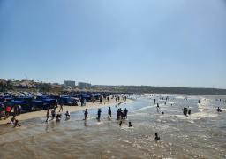 Turistas y locales disfrutan en la renovadas playas de Sabanilla el lunes festivo de reyes. De esta manera, finaliza el tiempo de descanso de fin y comienzo de año.