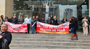 Trabajadores del Ministerio de Trabajo protestan ante incumplimientos de la ministra Gloria Inés Ramírez.