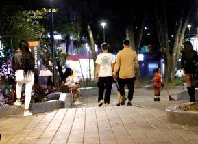 Alcaldía de Medellín suspende actividades sexuales en el parque Lleras para prevenir la explotación sexual de niños, niñas y adolescentes.