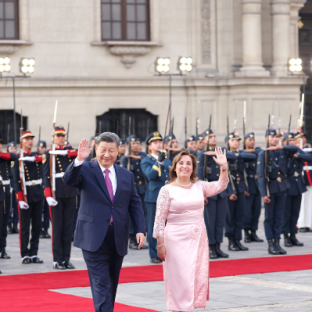 Xi Jinping y Dina Boluarte / Puerto de Chancay