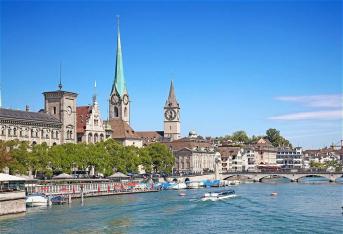 Suiza cuenta con un mercado próspero y moderno, una baja tasa de desempleo, mano de obra altamente cualificada y uno de los PIB per cápita más altos en el mundo (US $58.100).