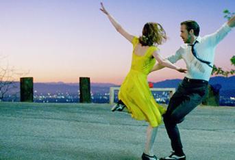 'La La Land' cuenta la historia de dos soñadores, la aspirante a actriz Mia (Emma Stone) y el pianista Sebastian (Ryan Gosling).