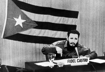 Luego de la victoria de la Revolución Cubana, Fidel Castro, con 33 años, se tomó el poder de la isla. Su mandato duró hasta 2008. El cubano falleció a los 90 años en 2016.