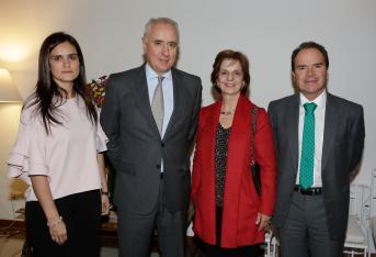 Carolina Acosta, Pablo Gómez de Olea, embajador de España, María Clara Pombo y Jerónimo Castro, director de Colfuturo.