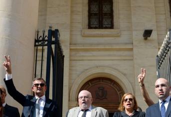 El asesinato de la periodista Daphne Caruana Galizia ha conmocionado a Malta lo cual ha hecho que diversas asociaciones se manifestaran para protestar contra el crimen.