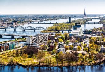 Letonia, Lituania, Eslovaquia, Eslovenia y Polonia 

Estos cinco países cierran el listado de los mejores pasaportes según la organización Arton Capital ya que les permite a sus ciudadanos ingresar a 149 naciones.