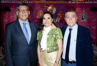 Ciro Pérez, Blanca Alcalá Ruiz, embajadora de México, y el Ernesto Sosa, ministro de Cultura de México.