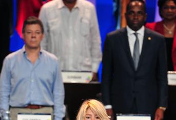 Shakira, en 2012, entonó el himno de Colombia en la Cumbre de la Américas que se desarrolló en Cartagena. Durante su canto antes los mandatarios del continente, la cantante en vez de decir "la libertad sublime", terminó cantando "la libertad de ublime", por lo que fue blanco de críticas y burlas.