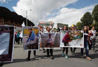 Los familiares de los periodistas de El Comercio de Ecuador Javier Ortega, Efraín Segarra y Paúl Rivas, piden la liberación de los comunicadores que completan 7 días en cautiverio.