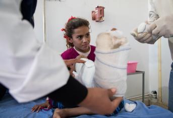 El número de pacientes heridos por minas terrestres, trampas explosivas y artefactos explosivos sin detonar atendidos en el hospital de Hassakeh (noreste de Siria) se duplicó entre noviembre de 2017 y marzo de 2018. La mitad de las víctimas son niños.