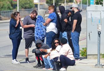 Un adolescente  de 17 resultó herido en un tiroteo la Highland High School, una escuela de Palmdale, California en Estados Unidos. La policía capturó al responsable.