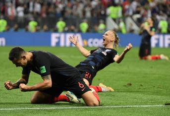 ¡Los croatas no cabían de la dicha en el Estadio Olímpico Luzhnikí! Los jugadores celebraron su paso a la final en el Mundial de Rusia. Lloraron, gritaron, abrazaron, besaron y se arrodillaron de la emoción el 11 de julio. Se enfrentarán ante Francia y allí se definirá quién es el mejor equipo de fútbol del mundo.