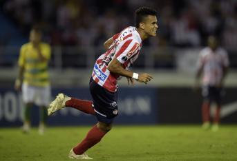 Luis Díaz celebra su gol.