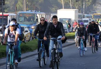 En el Día sin carro quieren promover a Bogotá como la capital mundial de la bici.