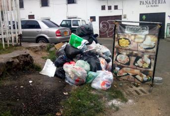 La Corporación Autónoma Regional del Cauca, CRC, impuso una medida preventiva de suspensión de la actividad de disposición final de residuos sólidos en el relleno sanitario Los Picachos, ubicado en el corregimiento de La Yunga.