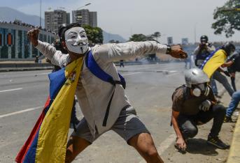 Los disturbios iniciaron en la Base militar La Carlota en Caracas.