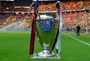El trofeo de la Champions en la final entre Liverpool y Tottenham