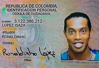 Memes del pasaporte de Ronaldinho.
