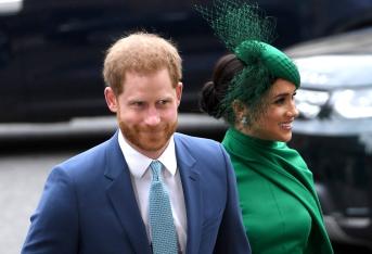 El príncipe Enrique y su esposa Meghan hicieron este lunes su última aparición como miembros de la realeza británica.