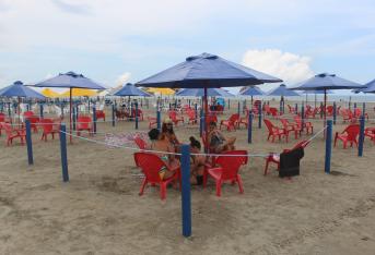 El Distrito dio apertura ayer a Playa Azul, en el corregimiento de la Boquilla, como el primer piloto de las playas para bañistas en medio de la pandemia.