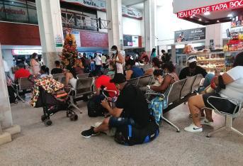 Pocos viajeros en terminal de transporte de Barranquilla.
