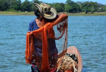 Mujeres pescadoras en Sucre