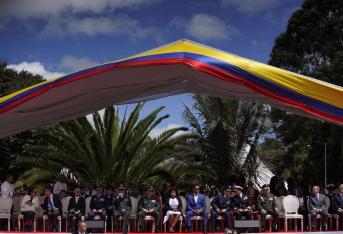 Hoy se celebra los 213 años del grito de independencia de Colombia y así mismo el Bicentenario Naval, en el que participan más de 9.000 hombres y mujeres de las diferentes Fuerzas Militares y de la Policía, los  que harán parte del tradicional desfile que se llevara en el tramo norte de la Av Boyacá de La ciudad de Bogotá.