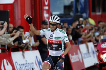 El español Alberto Contador se despidió del ciclismo.