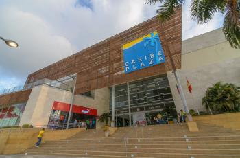 El Caribe Plaza, en Cartagena, sobresale por una amplia oferta comercial y de servicios. Su estrategia se impulsa por medio de diseños temáticos y eventos.