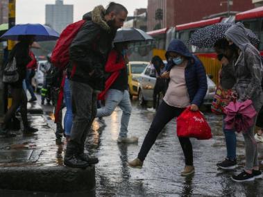 Este jueves se presentan lluvias en Bogotá.