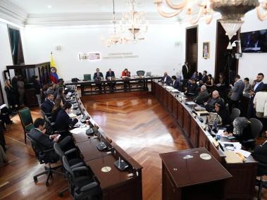 Bogota septiembre 12 de 2023. comision primera de senado, debate sobre la mesada 14 para las fuerzas militares, senador Humberto de la Calle. Foto: MIlton Diaz / El Tiempo