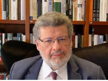 El penalista Jaime Granados, cabeza de la defensa de Uribe, le pidió al fiscal Barbosa que se investigue el caso.