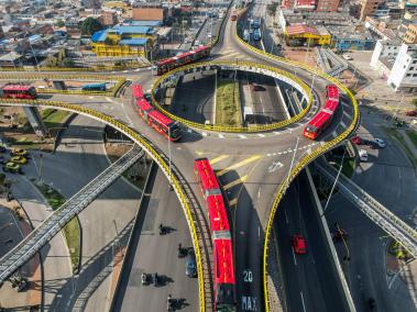Usuarios del sistemas reciben el nuevo año con alzas en  el pasaje que ahora es  $3.100 en el servicio troncal y $3.100 el zonal.. Bogotá 3 de enero del 2023. FOTO @mauriciomorenofoto /MAURICIO MORENO EL TIEMPO CEET