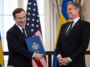 El secretario de Estado de EE. UU., Antony Binken, junto al primer ministro sueco, Ulf Kristersson.