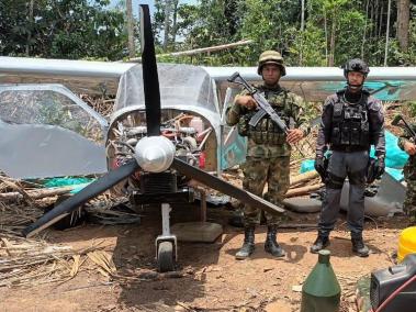 Destruyen pista y aeronave clandestina en el Nordeste de Antioquia.