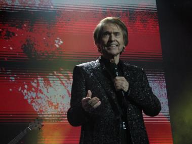 Raphael en su concierto en Bogotá (2024) en el Movistar Arena