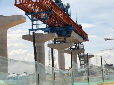 Bogotá septiembre 16 de 2024.  Avance obras del metro. Tercera viga lanzadora instala las primeras dovelas del viaducto de la primera línea del metro que tiene un avance de 38.7%, en la av. Villavicencio llegando a la av. Guayacanes.
Fotos: @miltondiazfoto /El Tiempo