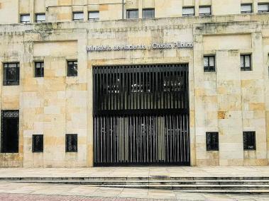 Fachada del edificio del Ministerio de Hacienda y Crédito público.