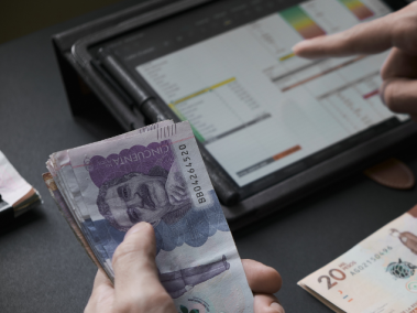 En Colombia, el lavado de activos genera alrededor de 600 alertas anuales de actividades sospechosas, según la Unidad de Información y Análisis Financiero (UIAF).