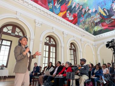La senadores Sonia Bernal Sánchez,  Carlos Fernando Motoa durante la audiencia pública sobre  “Nuevas modalidades del delito de trata de personas y retos institucionales, que se realizó en el congreso  de la república hoy 27 de noviembre del 2024 FOTO MAURICIO MORENO CEET EL TIEMPO @mauriciomorenofoto