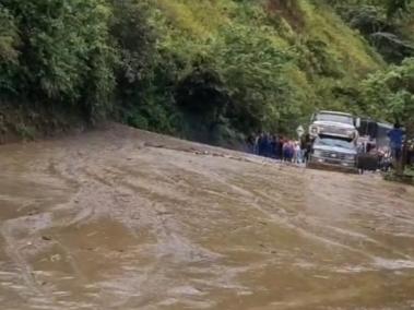 Emergencia en la vía Panamericana por inundación.