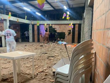 La onda explosiva alcanzó la caseta comunal, en el oriente de Cali.