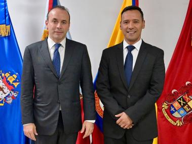 Alejandro Eder, alcalde de Cali, y Pedro Sánchez, ministro de Defensa.